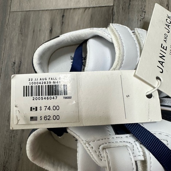 NWT Janie & Jack Boys Sneakers Velcro White Navy Size 5 - Picture 4 of 5